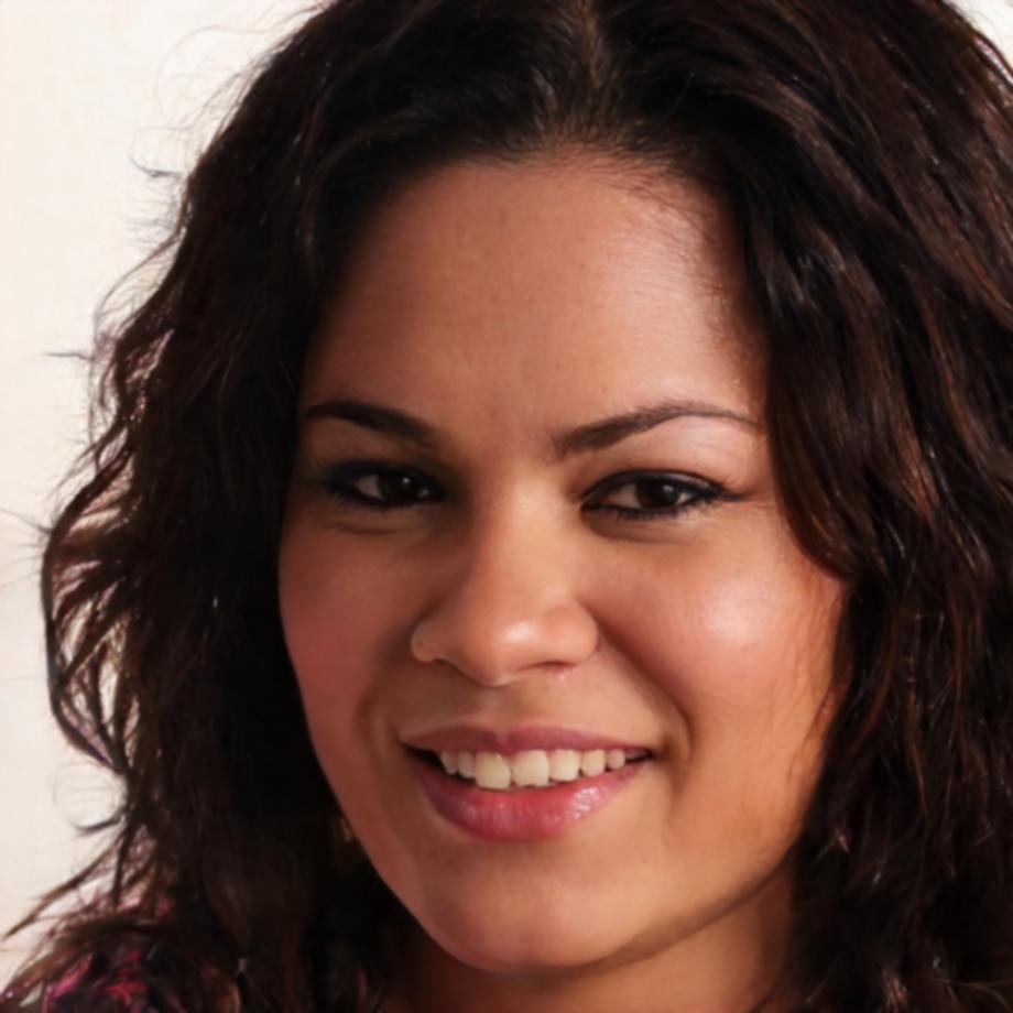 Sienna Valkenburg, Client Relations Specialist