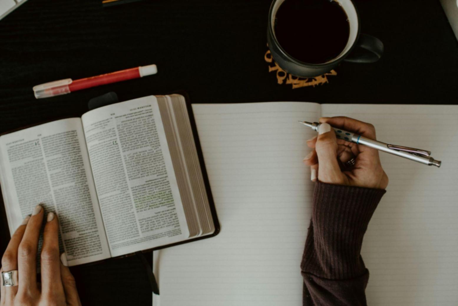 Interactive financial workshop session in progress